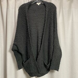 Umgee Oversized Cardigan Size M nubby Forest Green patch pockets dolman sleeves